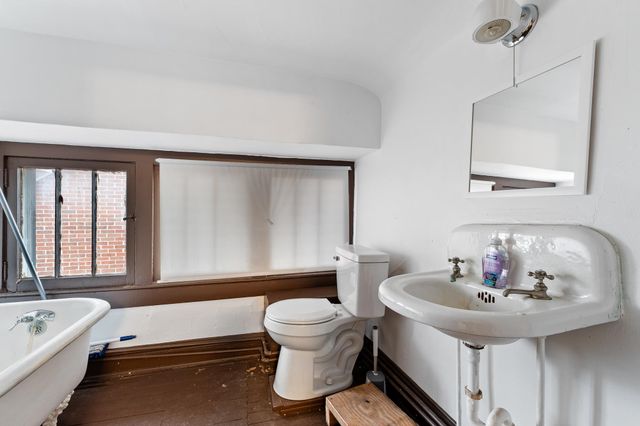 514 9th Avenue, Huntington, WV 25701