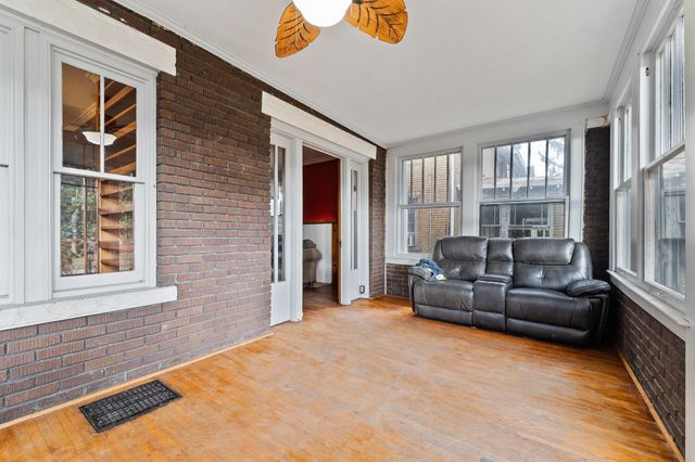 514 9th Avenue, Huntington, WV 25701