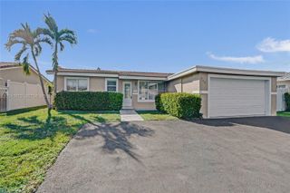 949 SE 10th Ct, Pompano Beach, FL 33060