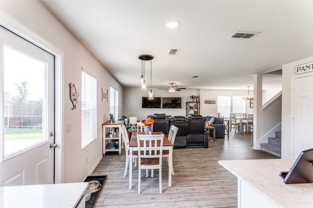 1044 Knightly Lane, Haslet, TX 76052