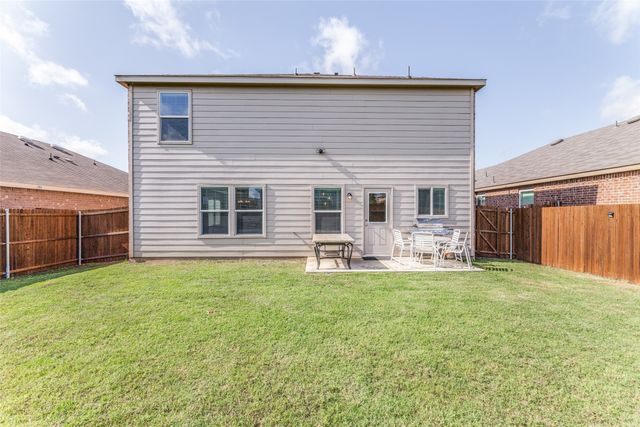 1044 Knightly Lane, Haslet, TX 76052