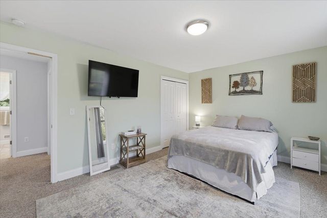 60 Pine Street, Rochester, NH 03867
