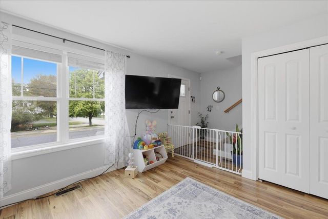 60 Pine Street, Rochester, NH 03867