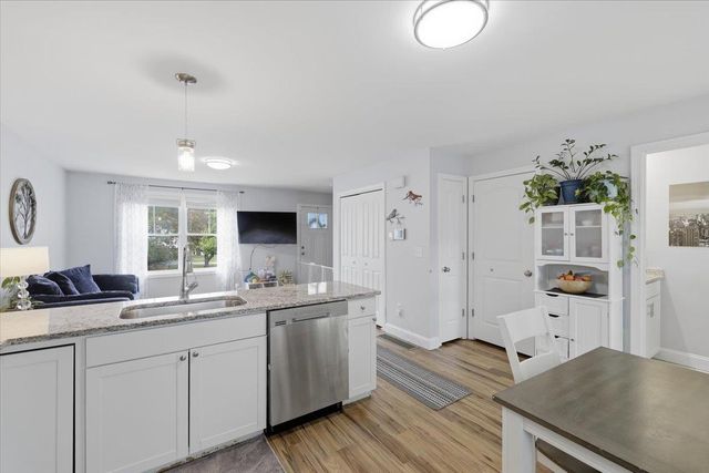 60 Pine Street, Rochester, NH 03867