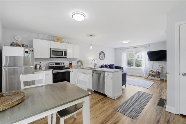 60 Pine Street, Rochester, NH 03867