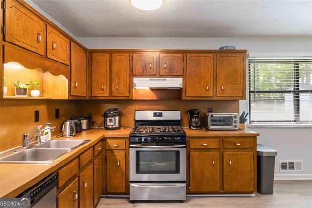 2469 SILVER KING Drive, Grayson, GA 30017
