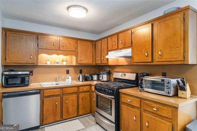 2469 SILVER KING Drive, Grayson, GA 30017