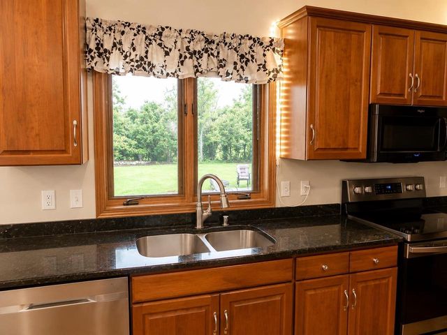 W2489 CLOVER DOWNS COURT, Appleton, WI 54915