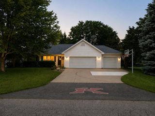 W2489 CLOVER DOWNS COURT, Appleton, WI 54915