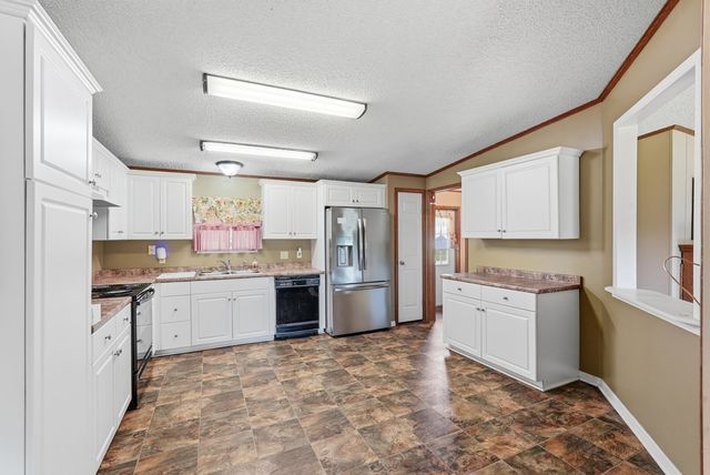 939 W Thomas Allen Rd, Cookeville, TN 38501