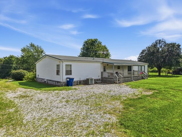 939 W Thomas Allen Rd, Cookeville, TN 38501