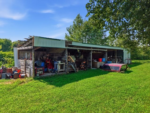 939 W Thomas Allen Rd, Cookeville, TN 38501