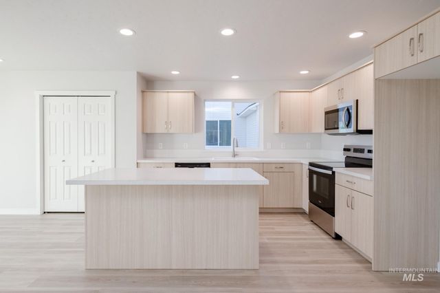 1651 Woods Bog Ave, Middleton, ID 83644