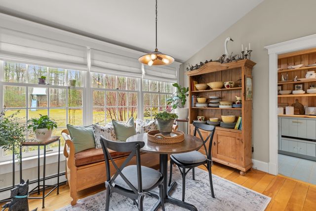 8 Old Seabury Road, York, ME 03909