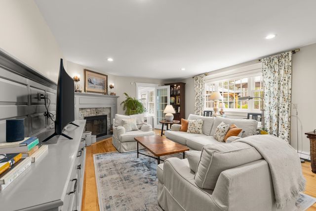 8 Old Seabury Road, York, ME 03909