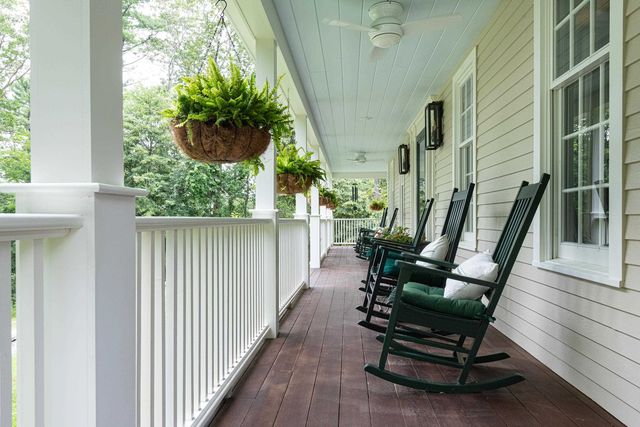8 Old Seabury Road, York, ME 03909