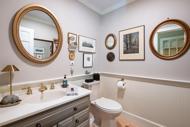 8 Old Seabury Road, York, ME 03909