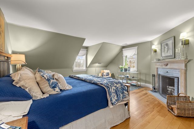 8 Old Seabury Road, York, ME 03909
