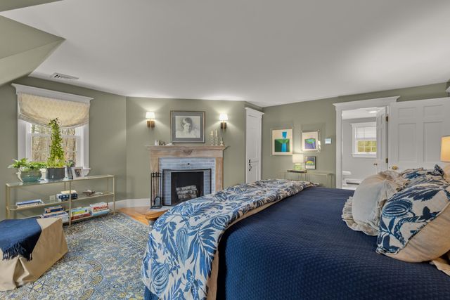 8 Old Seabury Road, York, ME 03909