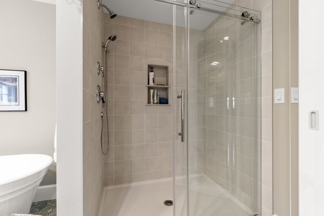 8 Old Seabury Road, York, ME 03909