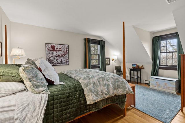 8 Old Seabury Road, York, ME 03909