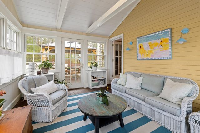 8 Old Seabury Road, York, ME 03909