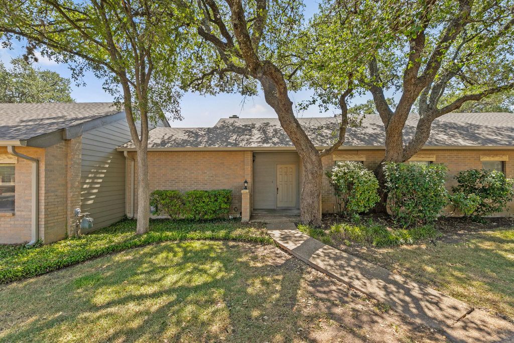 5737 N Scout Island CIR, Austin, TX 78731