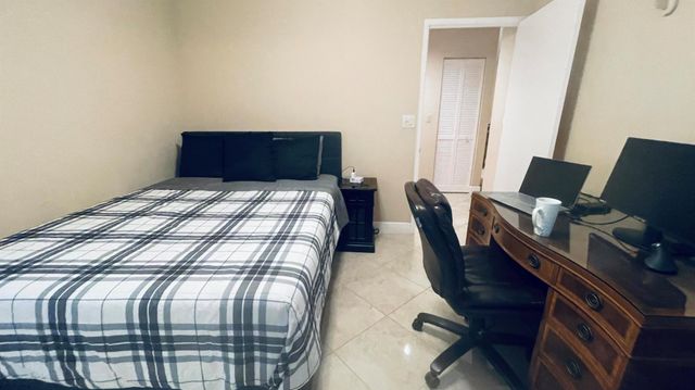 6165 Sunny Pointe Circle, Delray Beach, FL 33484