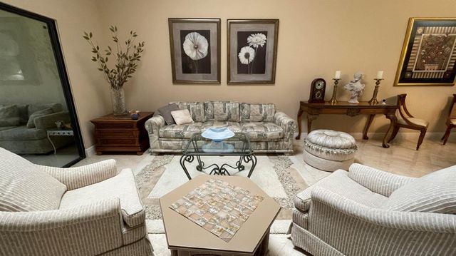 6165 Sunny Pointe Circle, Delray Beach, FL 33484