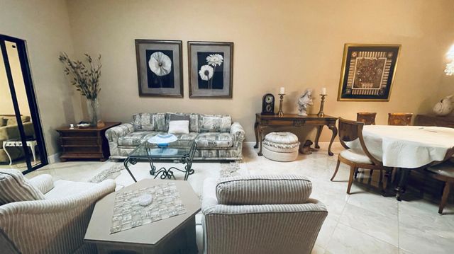 6165 Sunny Pointe Circle, Delray Beach, FL 33484