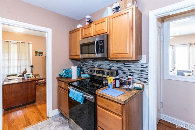 9705 Riverview Drive, St Louis, MO 63137