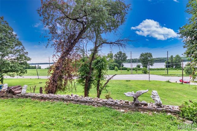 9705 Riverview Drive, St Louis, MO 63137