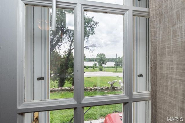 9705 Riverview Drive, St Louis, MO 63137