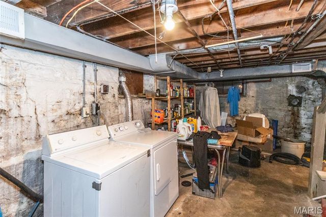 9705 Riverview Drive, St Louis, MO 63137