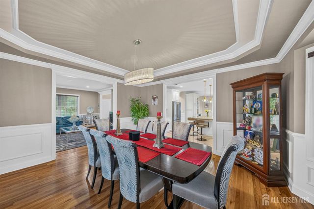 5 Adam Court, Monroe, NJ 08831