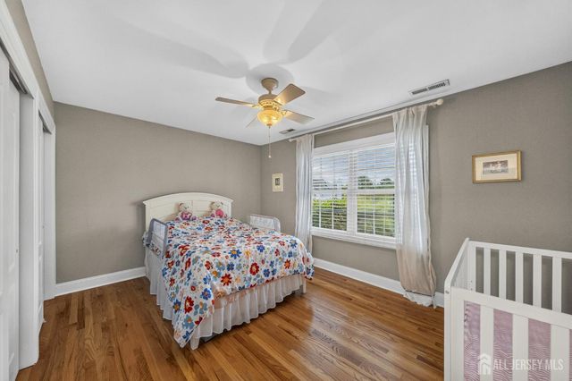 5 Adam Court, Monroe, NJ 08831