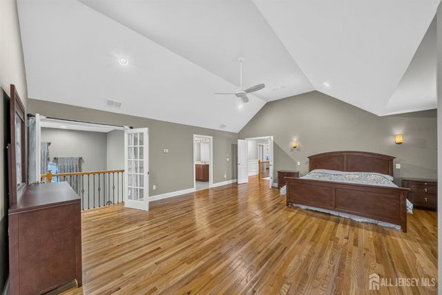 5 Adam Court, Monroe, NJ 08831