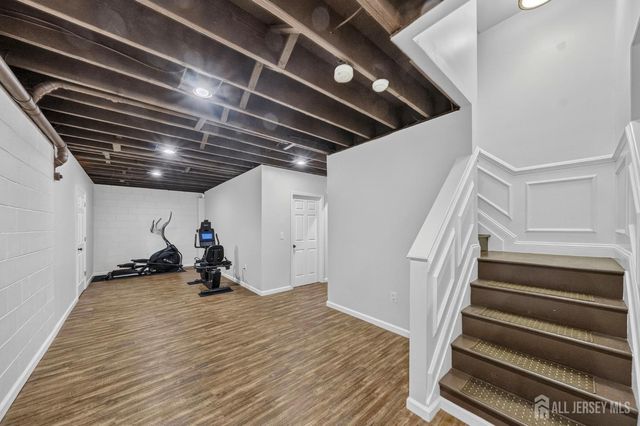5 Adam Court, Monroe, NJ 08831