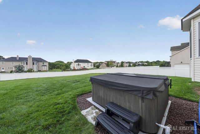 5 Adam Court, Monroe, NJ 08831