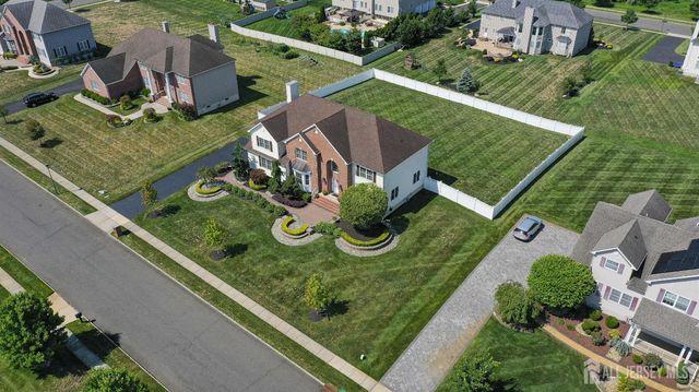 5 Adam Court, Monroe, NJ 08831