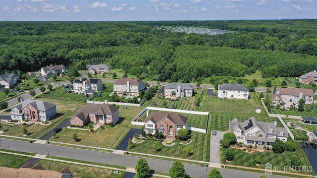 5 Adam Court, Monroe, NJ 08831