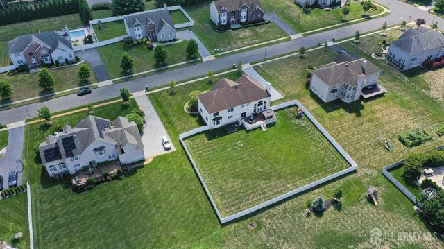 5 Adam Court, Monroe, NJ 08831