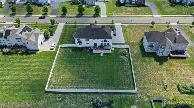 5 Adam Court, Monroe, NJ 08831
