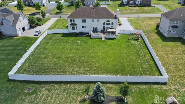 5 Adam Court, Monroe, NJ 08831