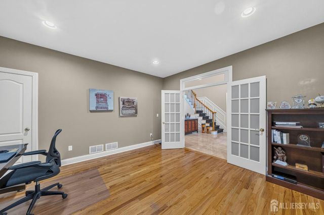 5 Adam Court, Monroe, NJ 08831