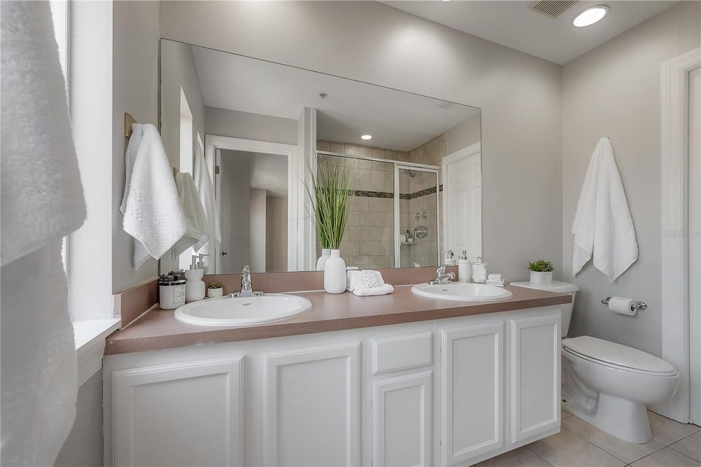 Image 31 of property listing at 3308 LAS CAMPOS PLACE, Tampa, FL 33611