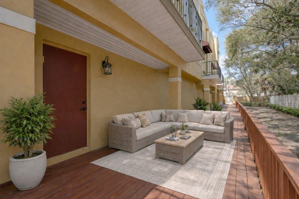 Image 41 of property listing at 3308 LAS CAMPOS PLACE, Tampa, FL 33611