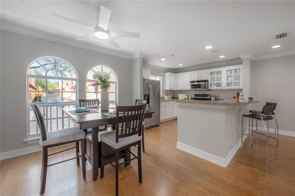 Image 6 of property listing at 3308 LAS CAMPOS PLACE, Tampa, FL 33611