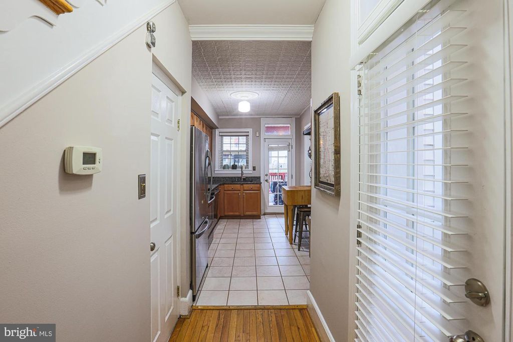 Image 10 of property listing at 1010 S BOULDIN ST, Baltimore, MD 21224