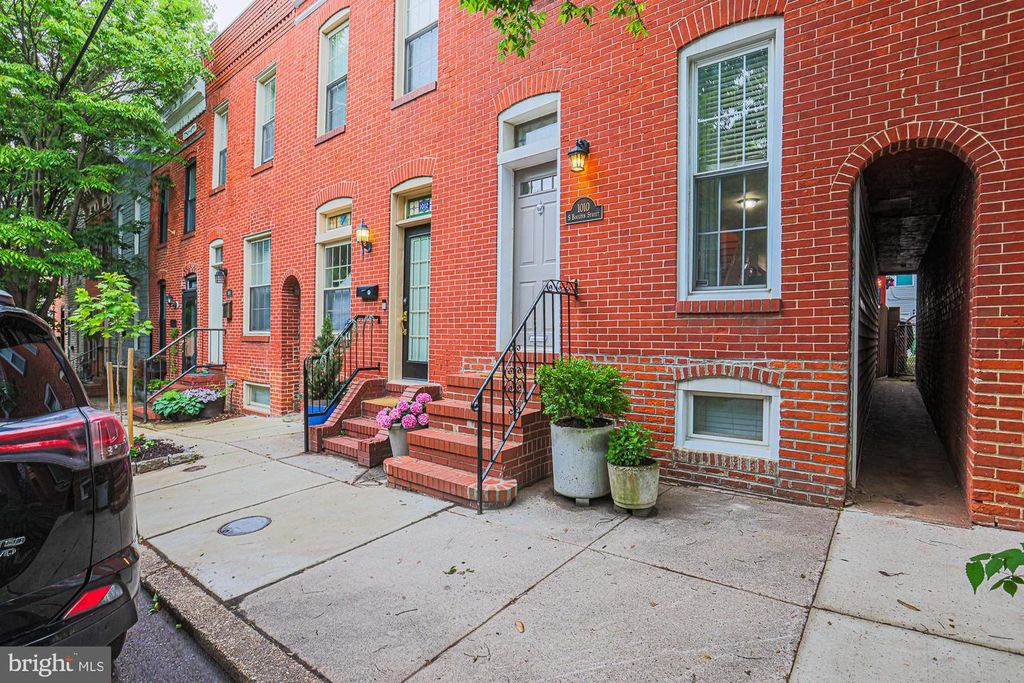 Image 2 of property listing at 1010 S BOULDIN ST, Baltimore, MD 21224